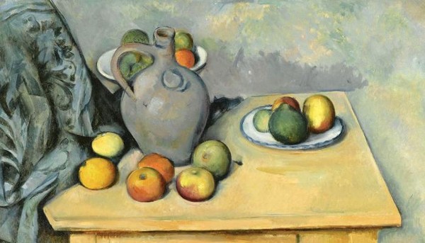 PICHET ET FRUITS SUR UNE TABLE