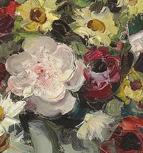 Фрагмент Букет в вазе на фоне серой стены