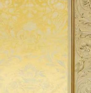 Фрагмент Дама в красном с букетом