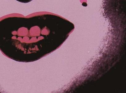 Фрагмент MARILYN на ярко пурпурном