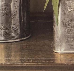 Фрагмент Серебрянные баночки с тюльпанами