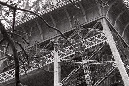 Фрагмент Spring- La Tour Eiffel.