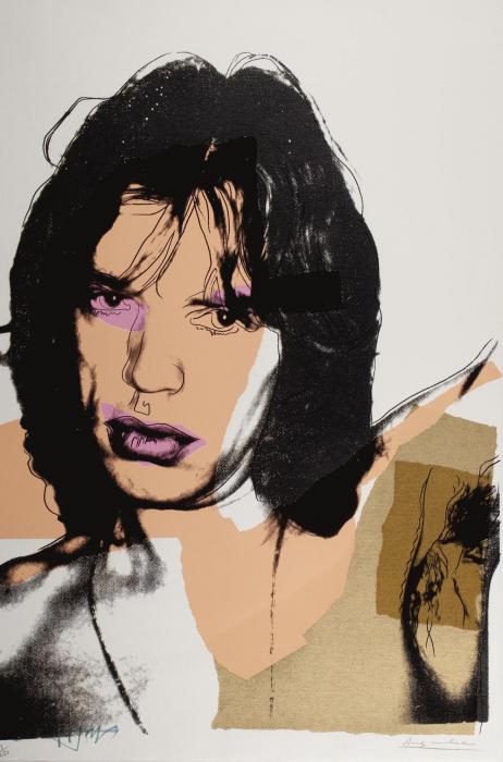 MICK JAGGER в бежевых тонах