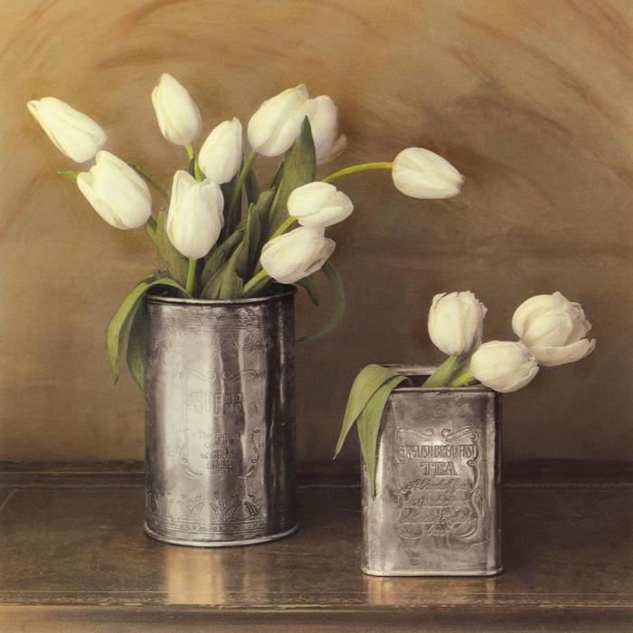 Серебрянные баночки с тюльпанами